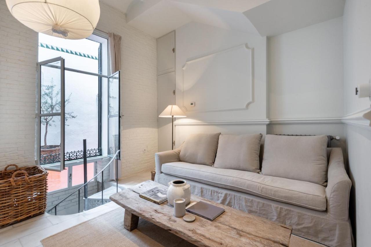 3 Bedrooms 2 Bathrooms Furnished - Malasana - Terrace - Bright In Downtown Area - Mintystay *