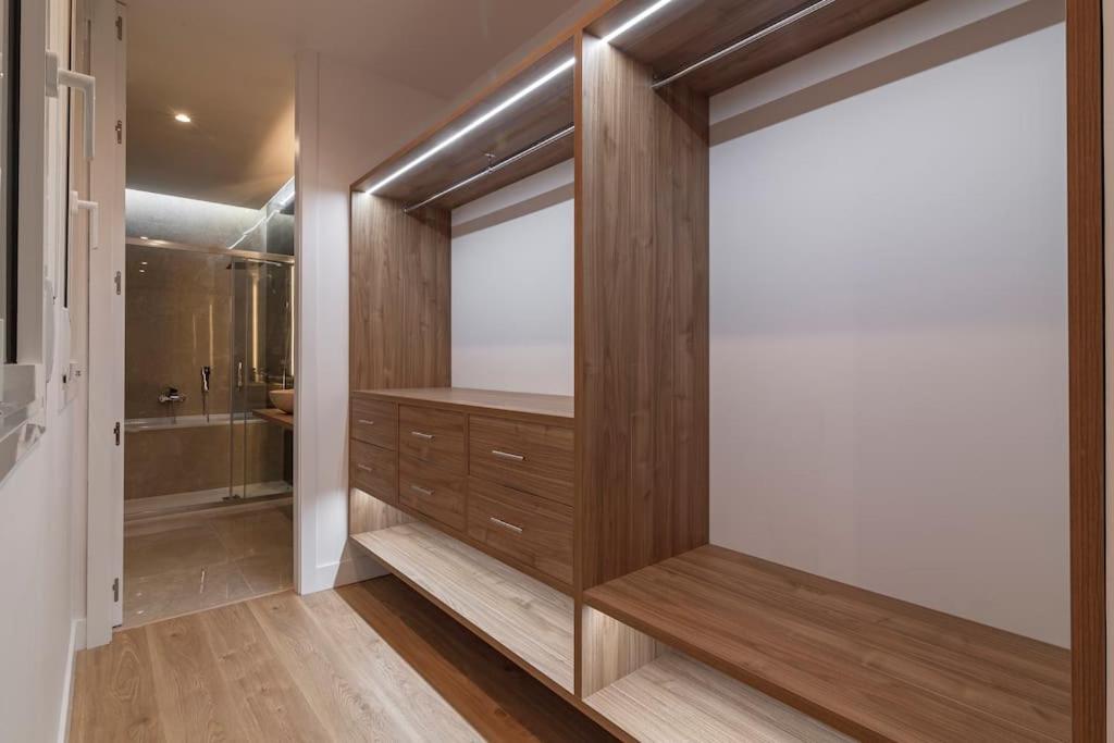 Apartment Centro Vi Calle De La Paz 4br 4bh Madrid