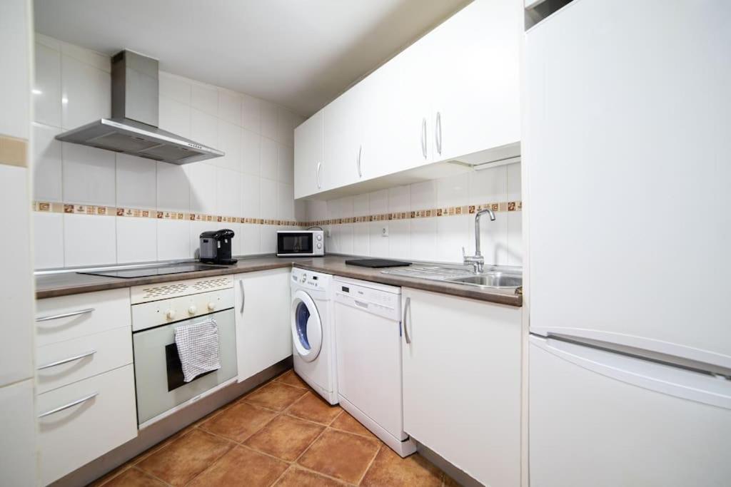 Cozy Plaza Espana I Renovated 3br 2bh Apartment