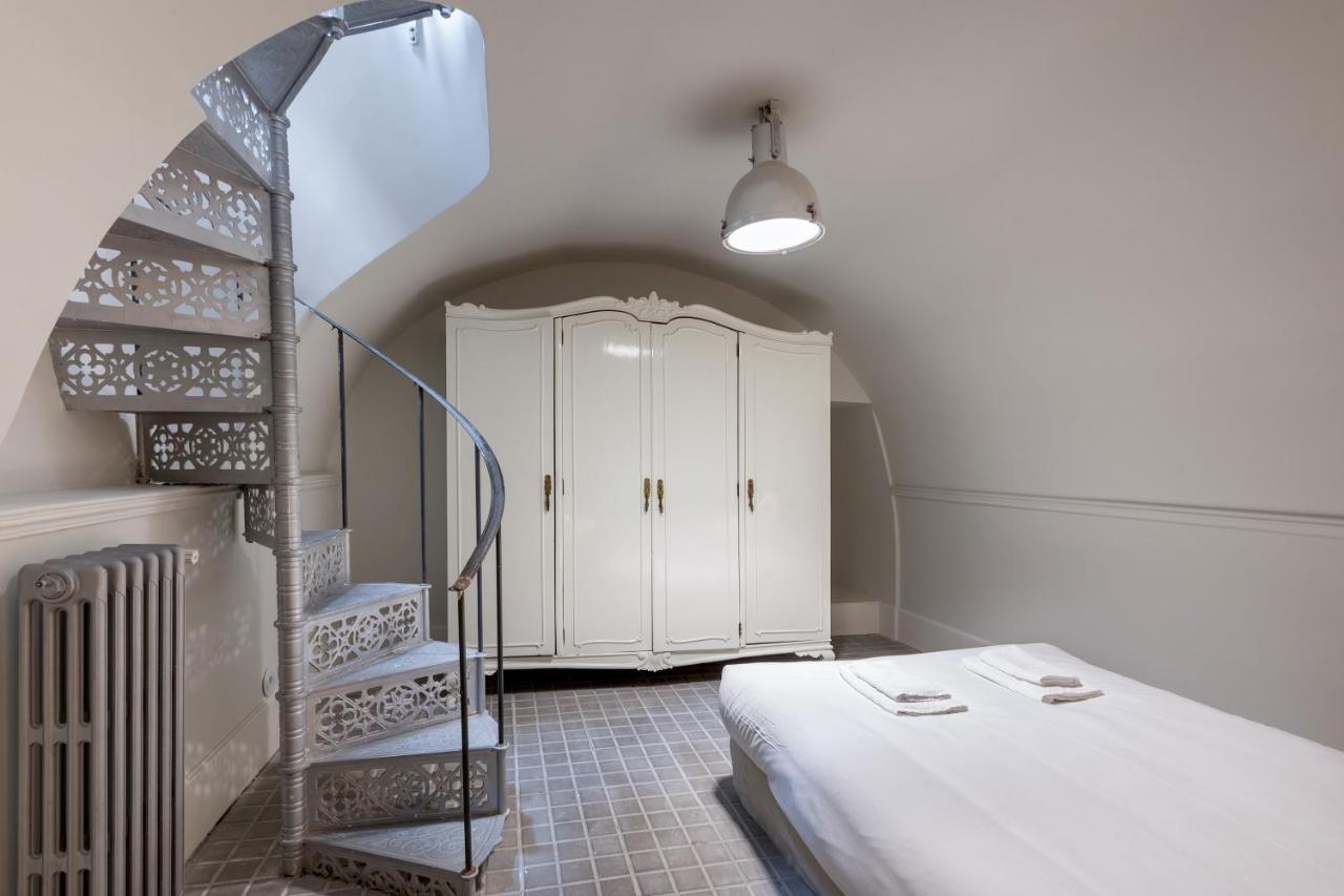 3 Bedrooms 2 Bathrooms Furnished - Malasana - Terrace - Bright In Downtown Area - Mintystay * Madrid