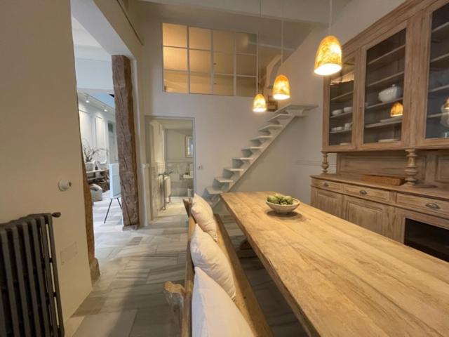 Apartment 3 Bedrooms 2 Bathrooms Furnished - Malasana - Terrace - Bright In Downtown Area - Mintystay