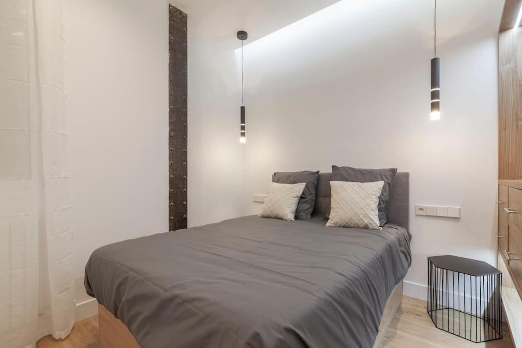 Centro Vi Calle De La Paz 4br 4bh Apartment Madrid