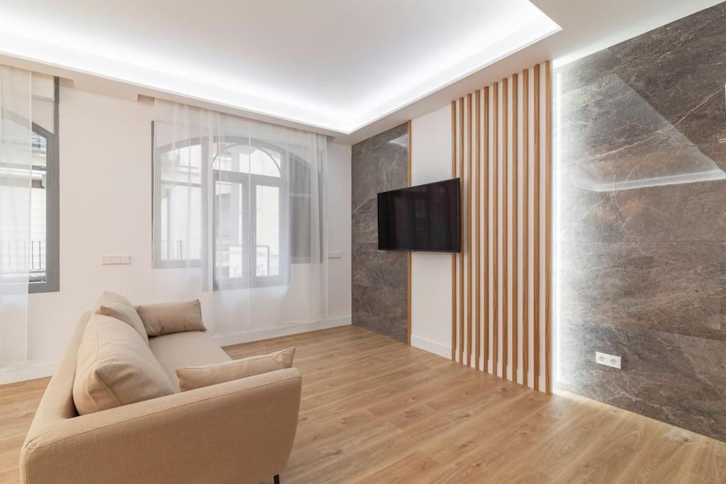 Apartment Centro Vi Calle De La Paz 4br 4bh Madrid