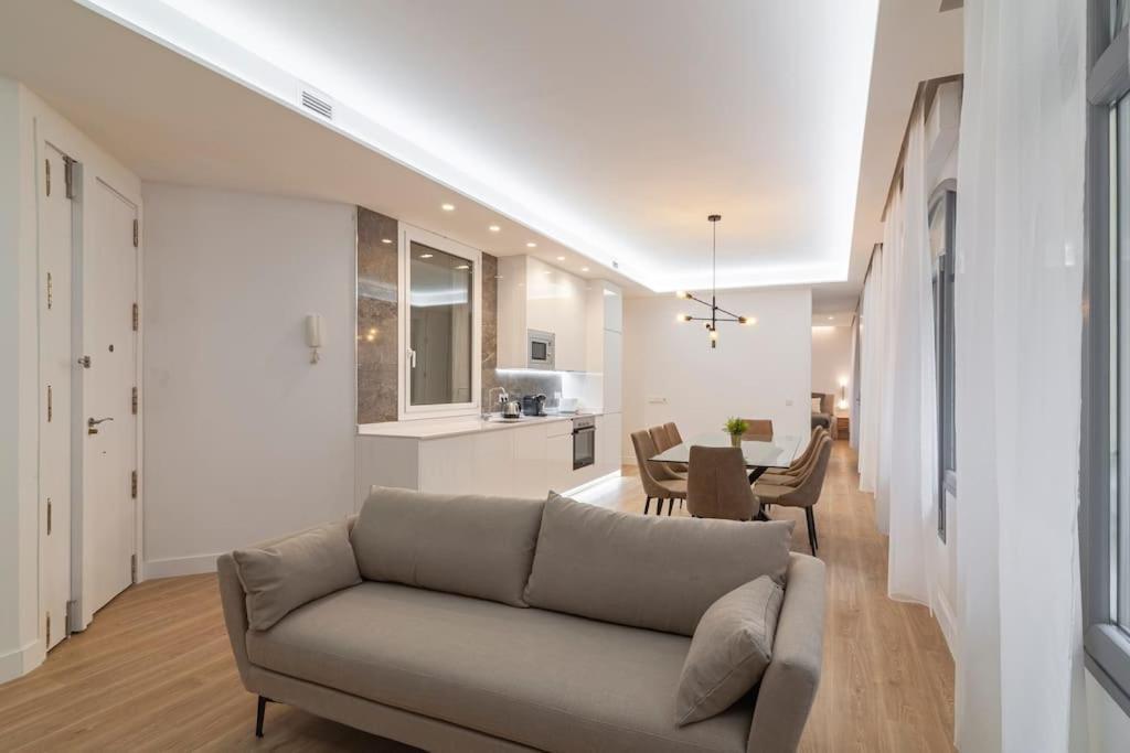 Centro Vi Calle De La Paz 4br 4bh Apartment *
