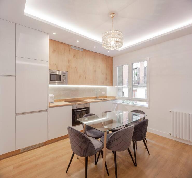 Malasana I Calle Churruca 2br 2bh * Madrid