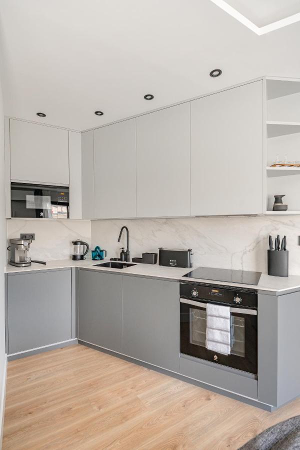 Gran Via Vii 2br 2bh Apartment Madrid