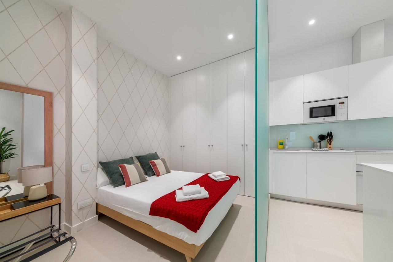 2 Bedrooms 2 Bathrooms Furnished - Delicias - Modern- Mintystay *