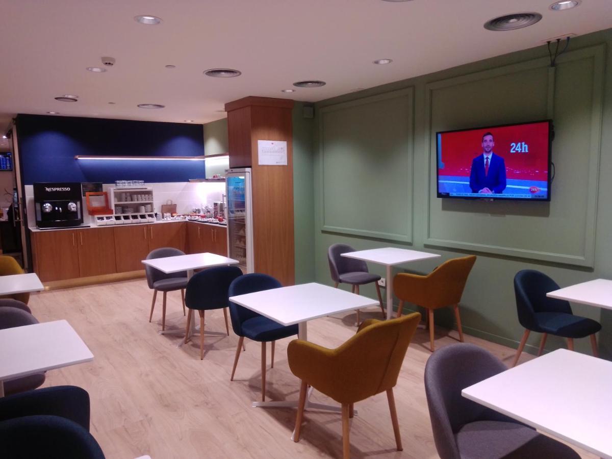 Air Airport By Premium Traveller Madrid