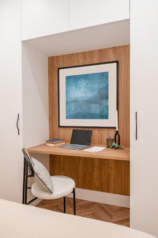 Chamberi V Calle Hartzenbusch 2br 2bh Madrid