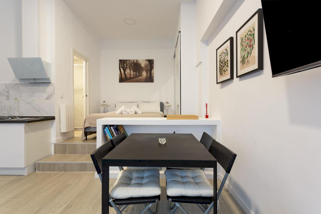 1 Bedroom 1 Bathroom Furnished - Av De America - - Mintystay * Madri