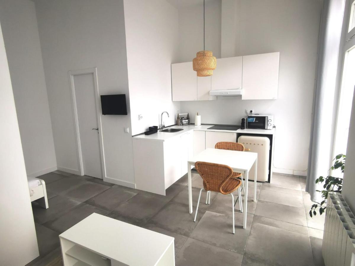 Andres Tamayo Av America Apartamento Madrid