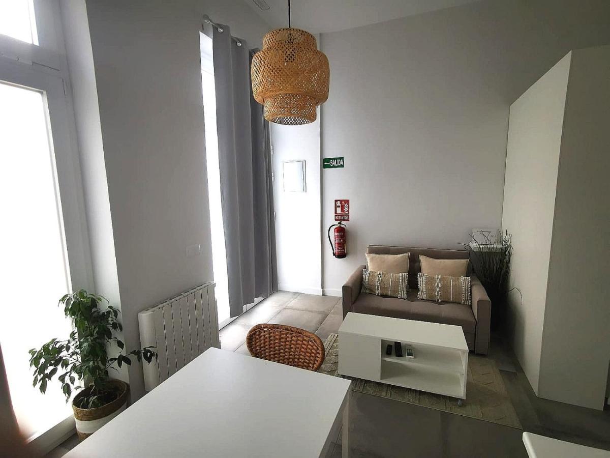 Andres Tamayo Av America Apartamento Madrid