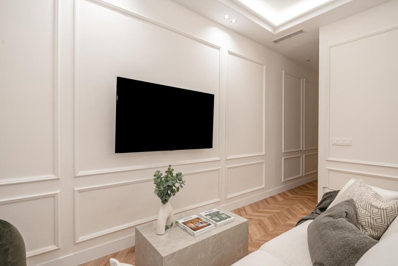 Chamberi V Calle Hartzenbusch 2br 2bh Apartment *