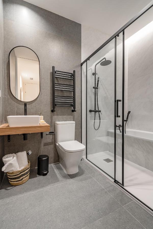 Apartment Chamberi V Calle Hartzenbusch 2br 2bh Madrid