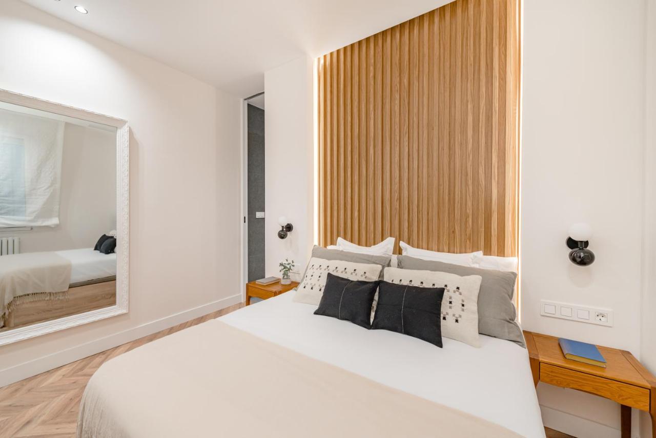 Apartment Chamberi V Calle Hartzenbusch 2br 2bh Madrid