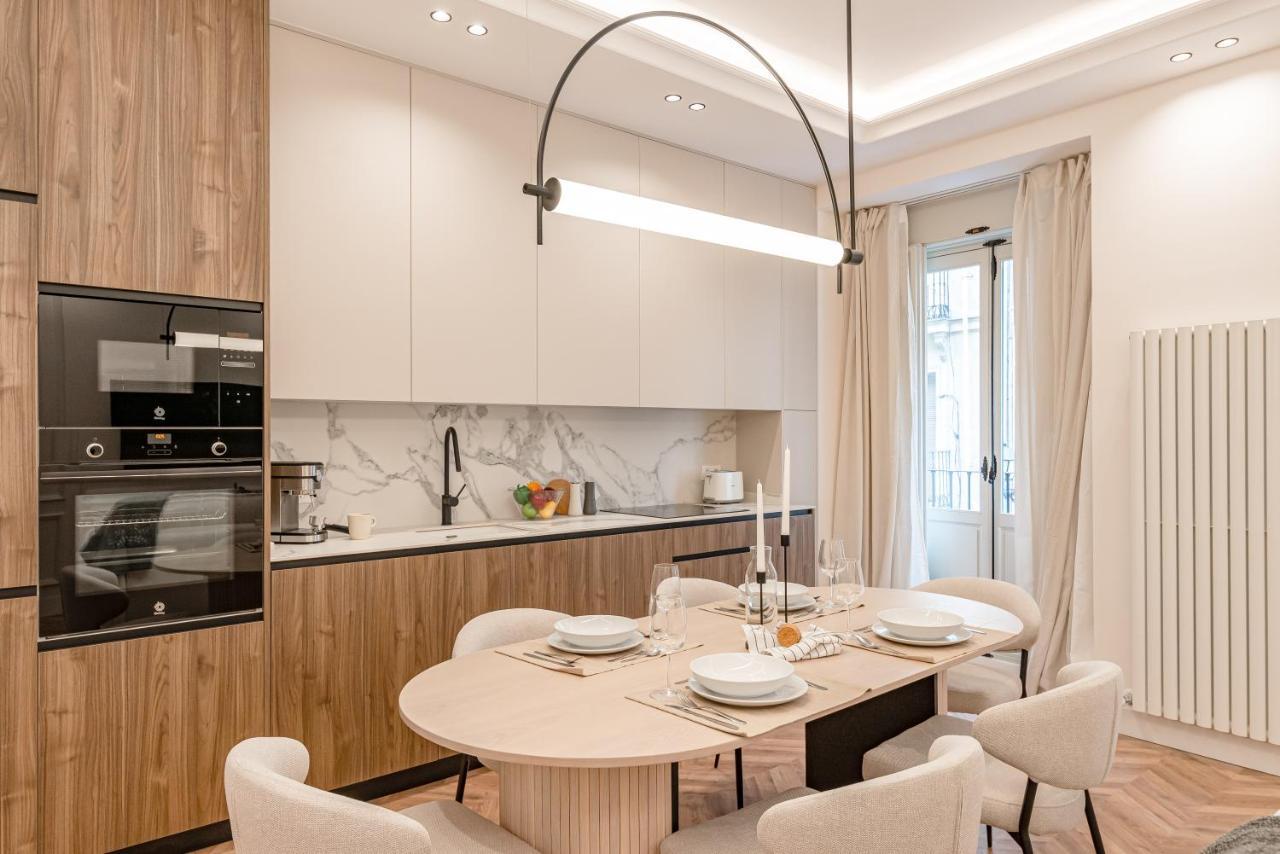 Apartment Chamberi V Calle Hartzenbusch 2br 2bh Madrid