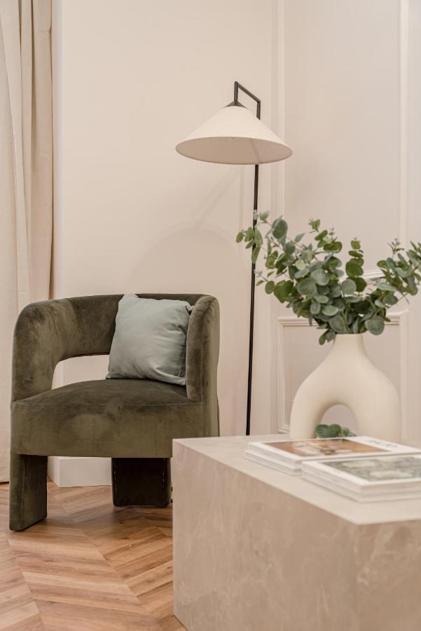 Apartment Chamberi V Calle Hartzenbusch 2br 2bh Madrid