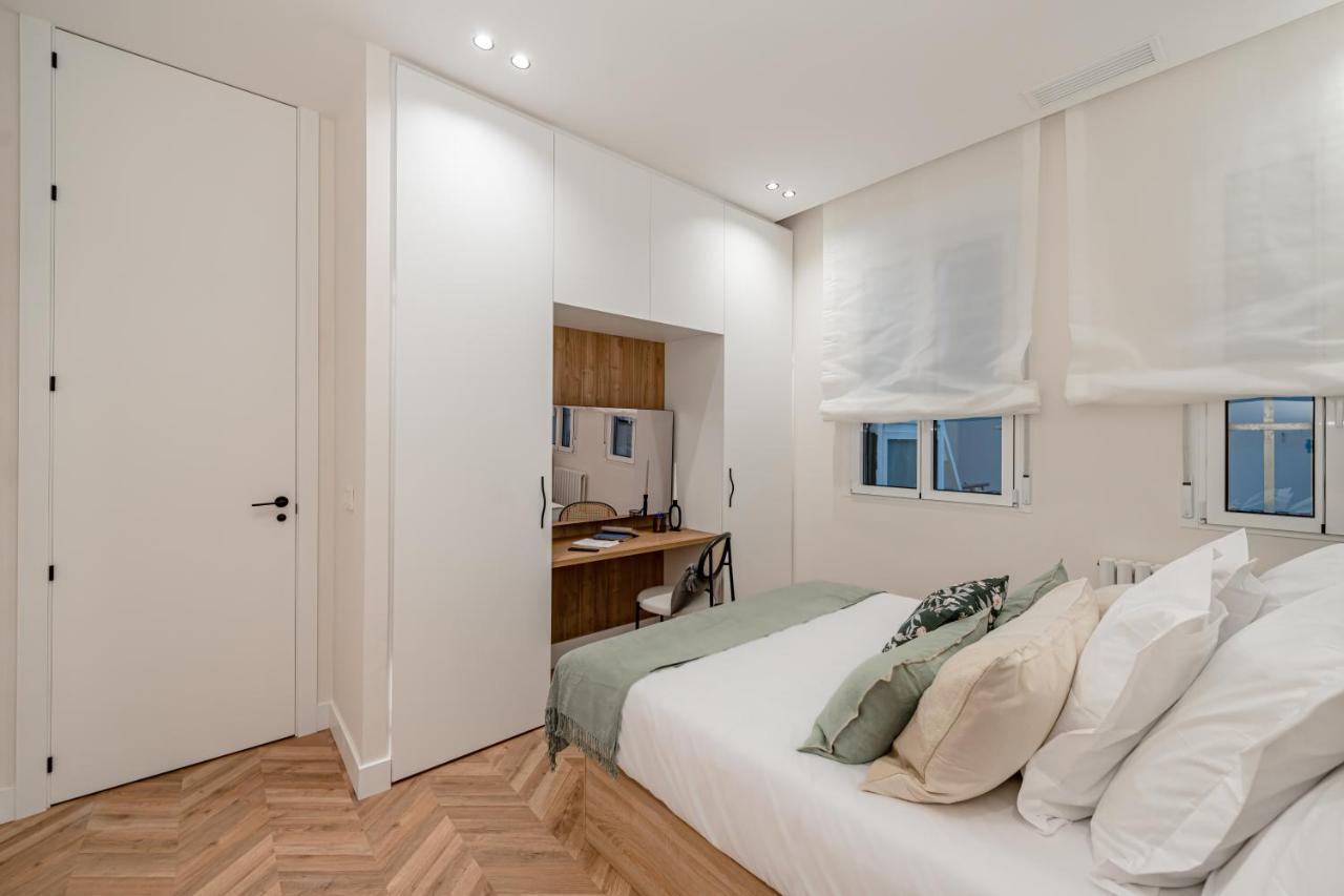 Chamberi V Calle Hartzenbusch 2br 2bh * Madrid
