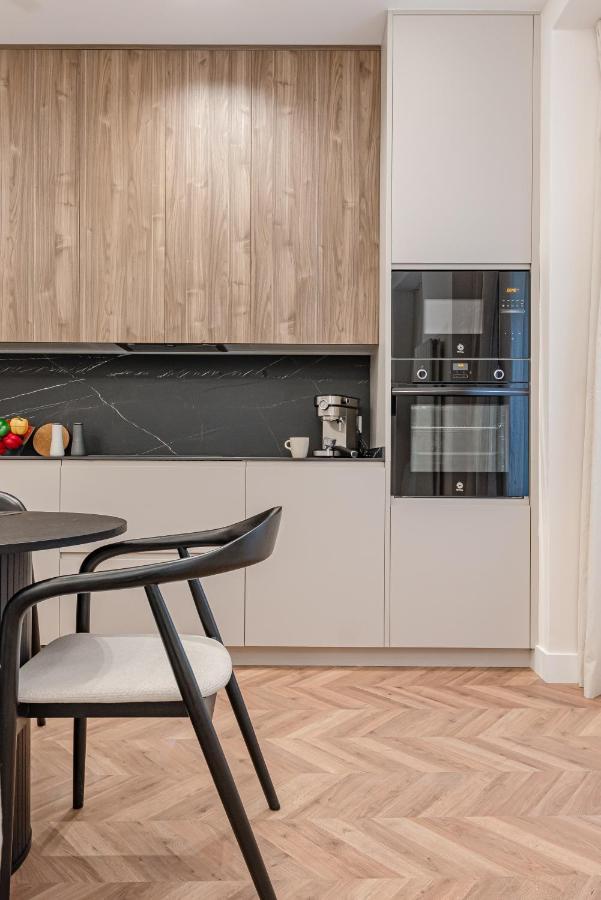 Chamberi V Calle Hartzenbusch 2br 2bh * Madrid