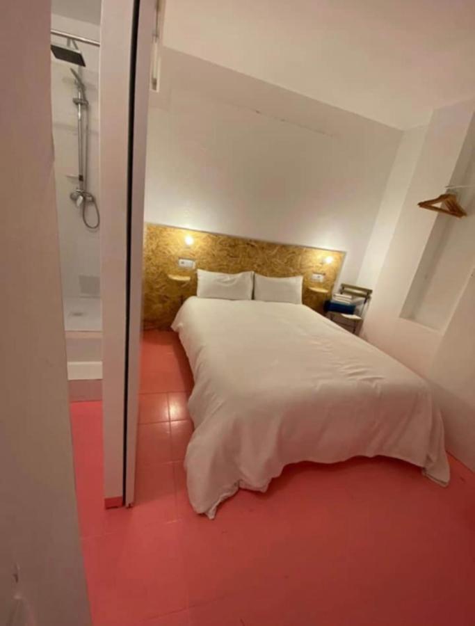 Al Lado Gran Via, Malasana Capsule hotel