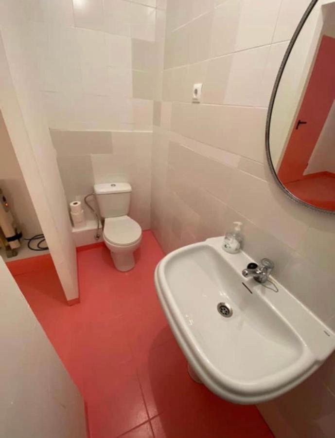 Al Lado Gran Via, Malasana Capsule hotel Madrid