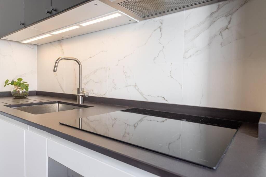 Paseo Esperanza Lujoso Apartamento En Madrid