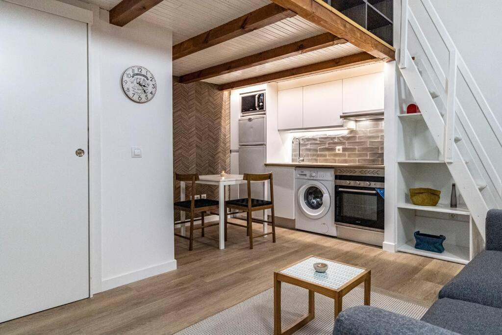 Pequeno Estudio Madrileno Apartment