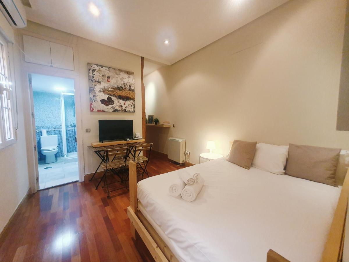Enjoy A Cosy In Malasana Bar
