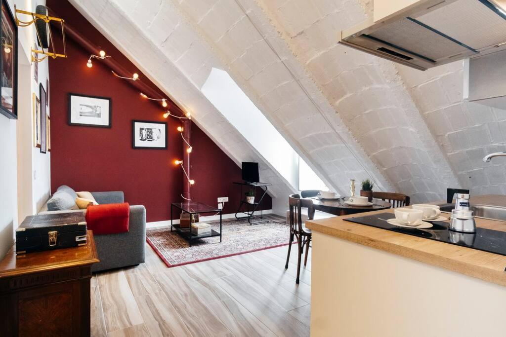 Apartamento Yoomi Homes Plaza Mayor *