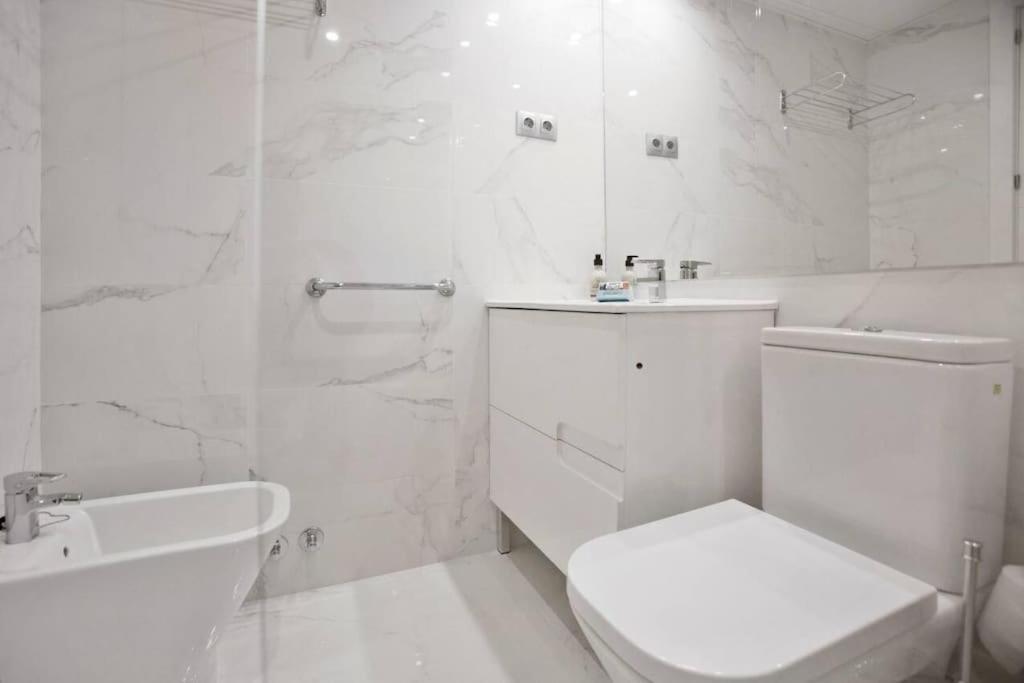 Gran Via By Regalatemadrid Apartment *