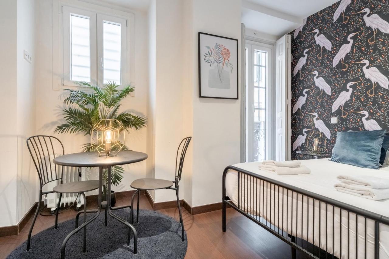 2 Bedrooms 2 Bathrooms Furnished - Malasana - Bright Stylish - Mintystay Apartment *