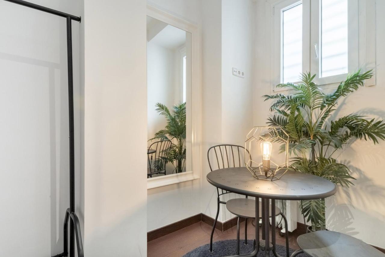 2 Bedrooms 2 Bathrooms Furnished - Malasana - Bright Stylish - Mintystay