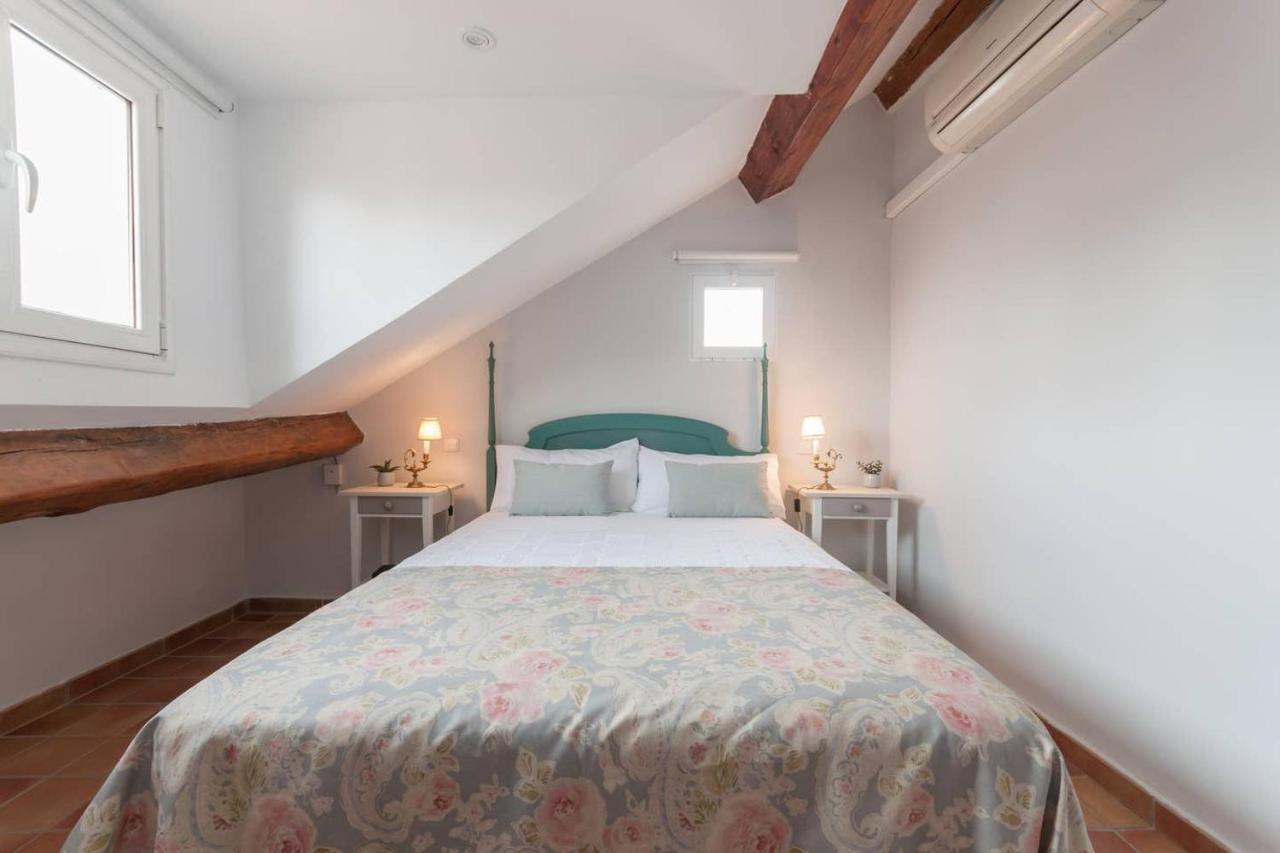Apartment Cozy One-bedroom Penthhouse La Latina *