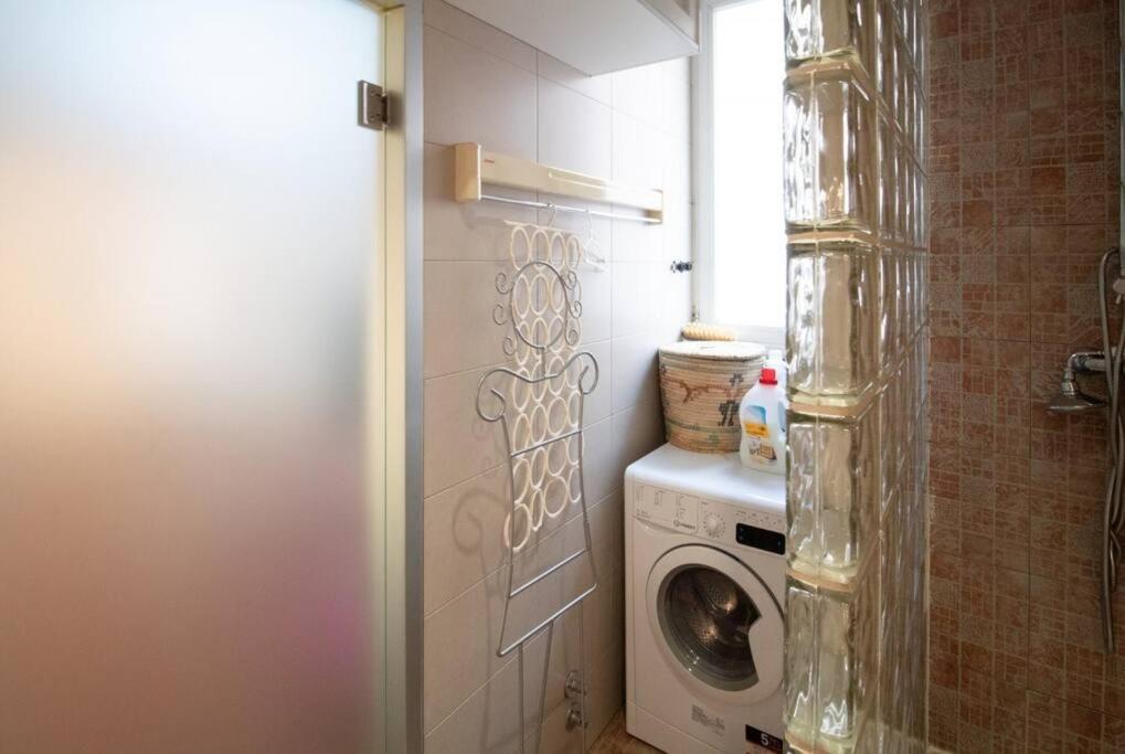 Exclusivo Y Acogedor Con Balcon En Chueca, Con Aire Acondicionado Y Calefaccion Lejlighed *