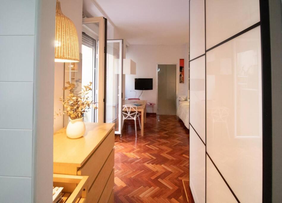 Exclusivo Y Acogedor Con Balcon En Chueca, Con Aire Acondicionado Y Calefaccion Lejlighed *