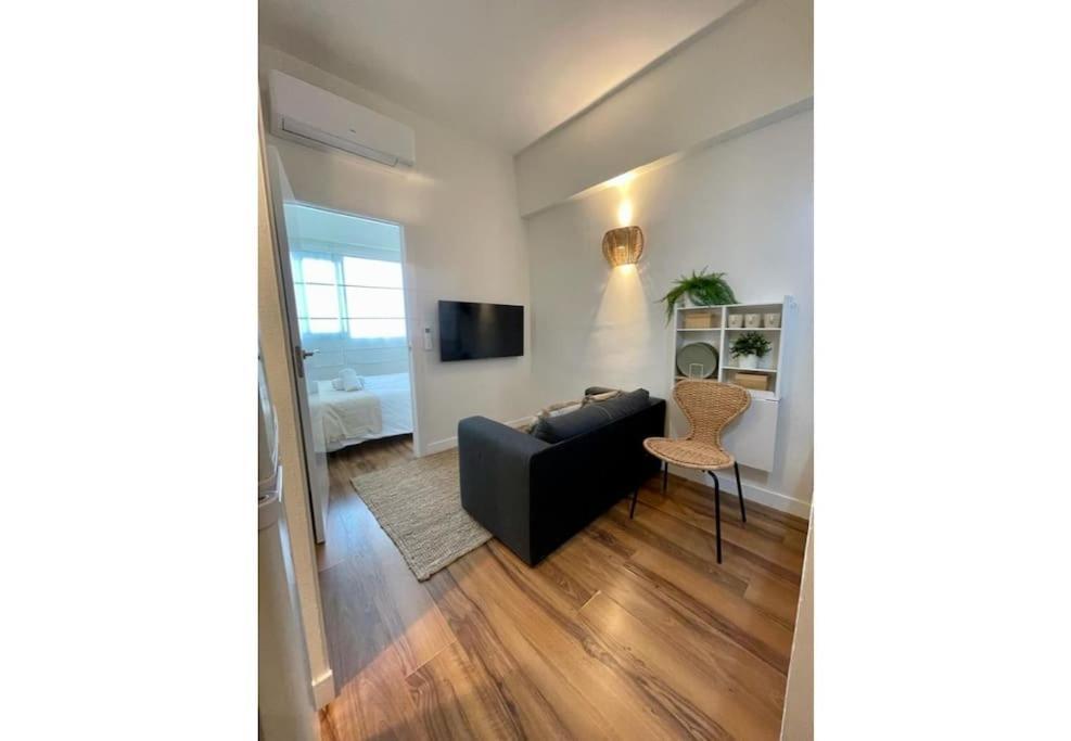 New Apt De 1hab 4 Pax En La Plaza De Chueca Madrid