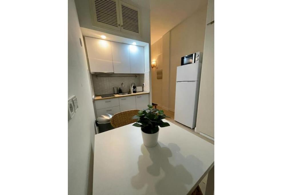 Apartment Cool Apt 1hab 4 Pax En La Plaza De Chueca