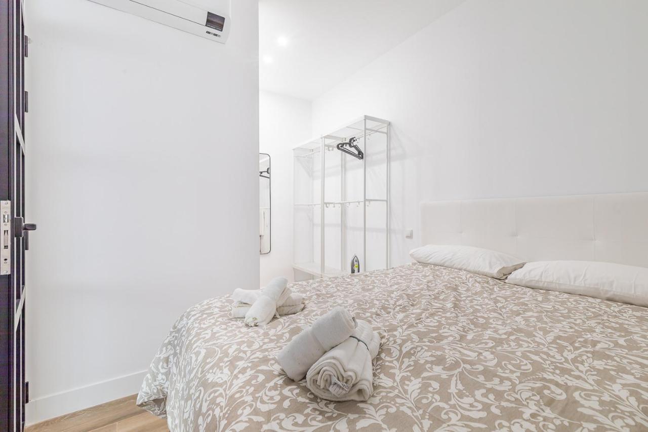 Arturo Soria Apartments3 * Madri
