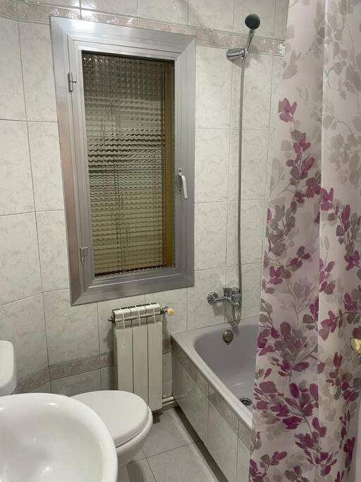 Apartment Ar2 Luminoso Piso De 3 Habs Con Balcon Y Wifi Madrid