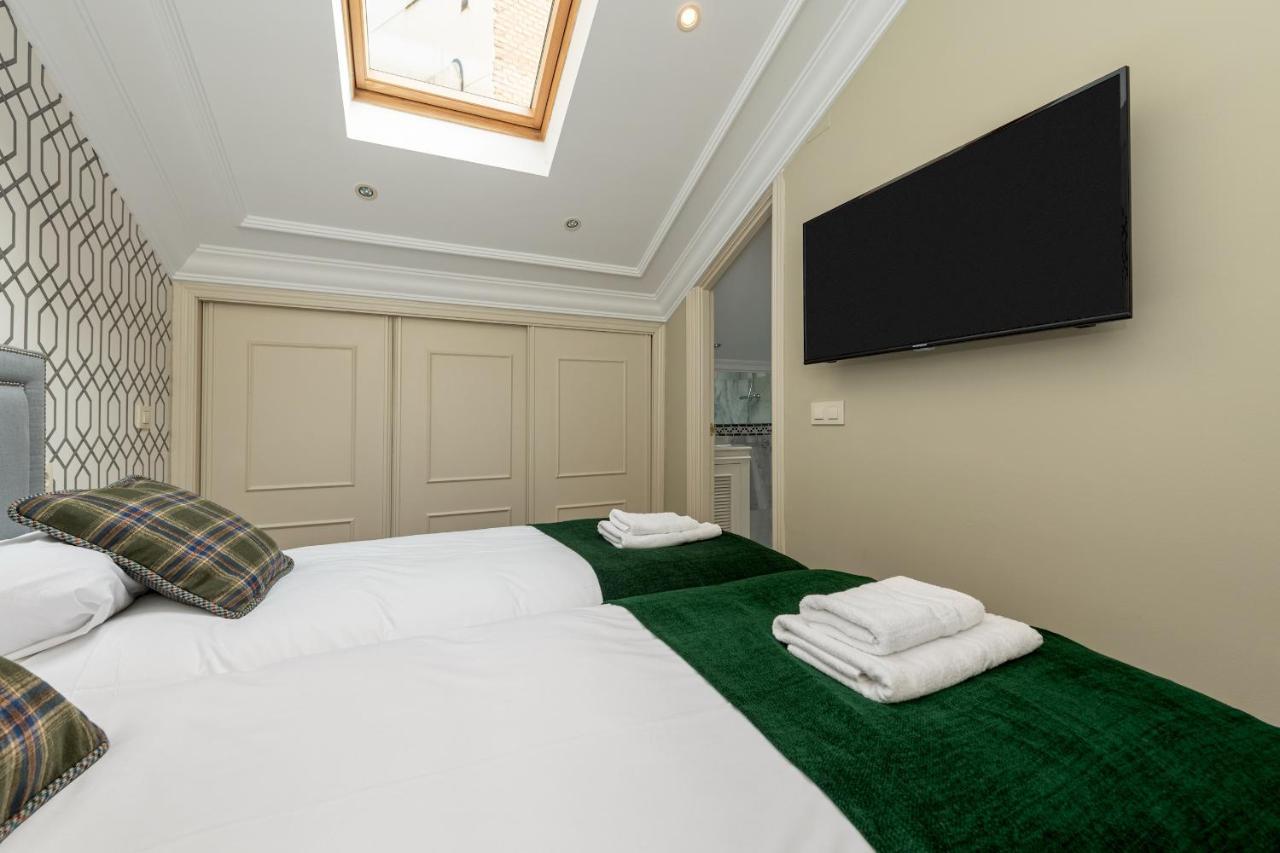 2 Bedrooms 2 Bathrooms- Penthouse- Almagro- Mintystay Apartment Madrid