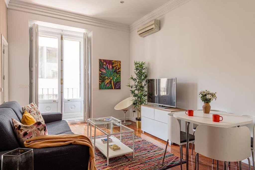 Apartment Bright In Gran Via With Balconies Inf2iz3 Madrid