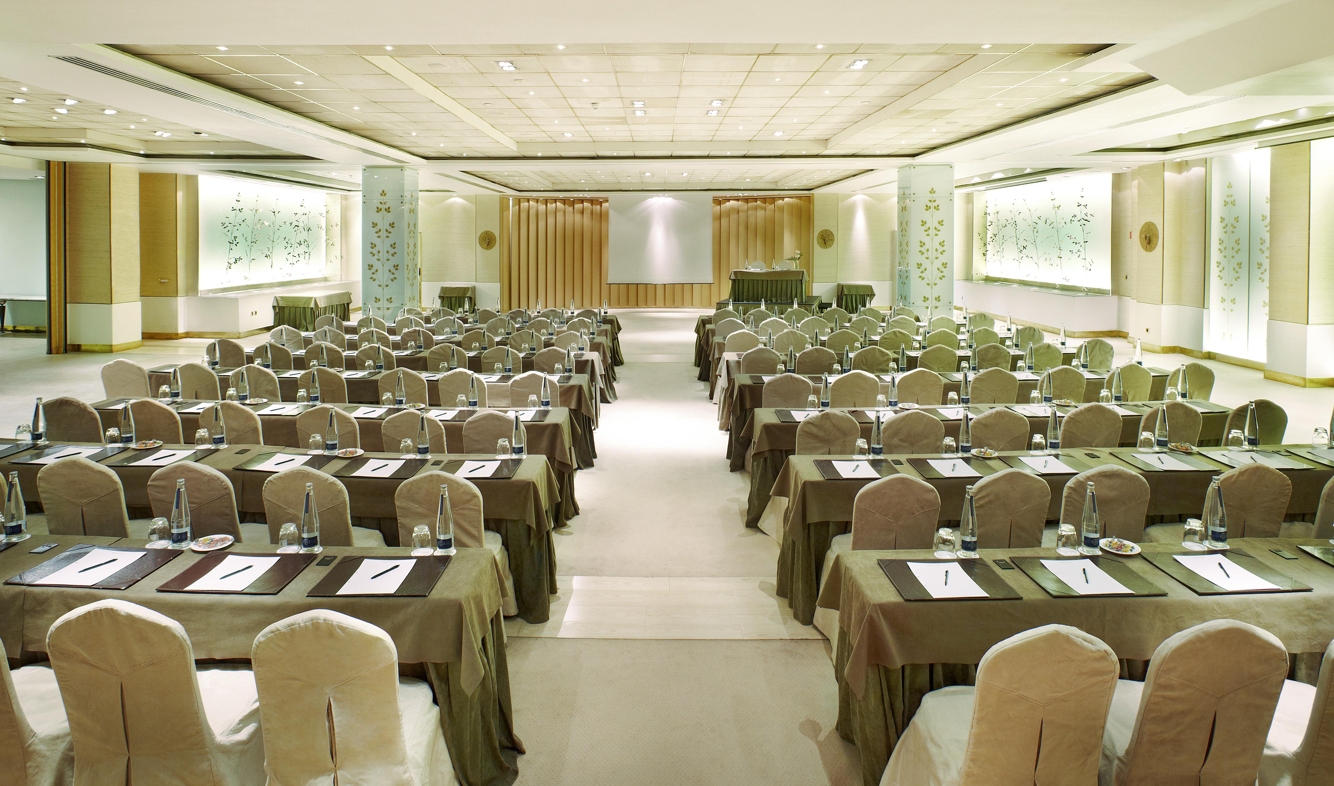 Hyatt Regency Hesperia Hotel