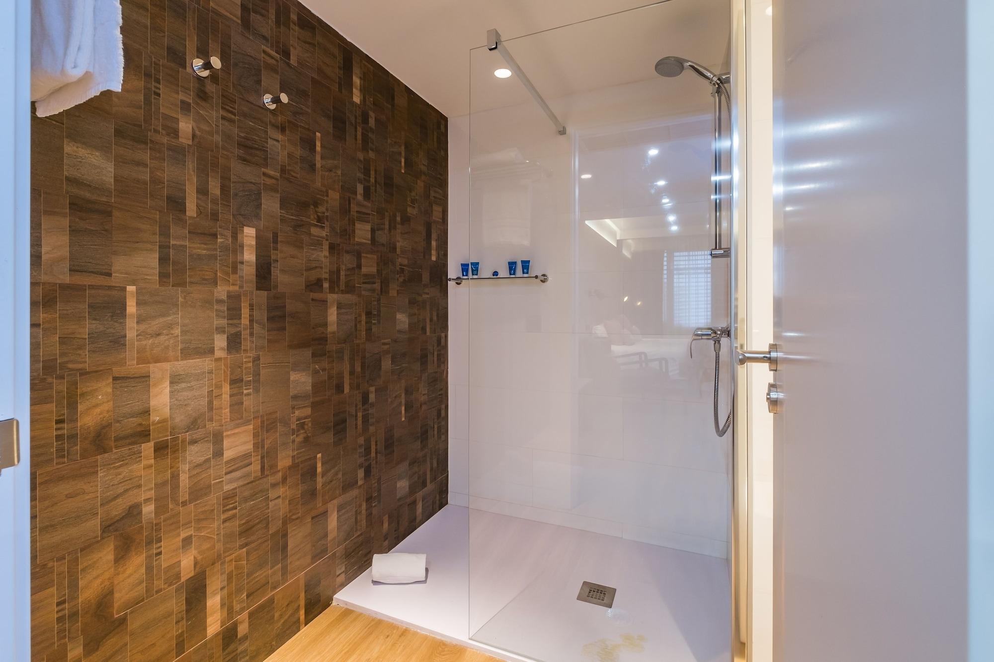Apartamento Pierre & Edificio Eurobuilding 2 Madri