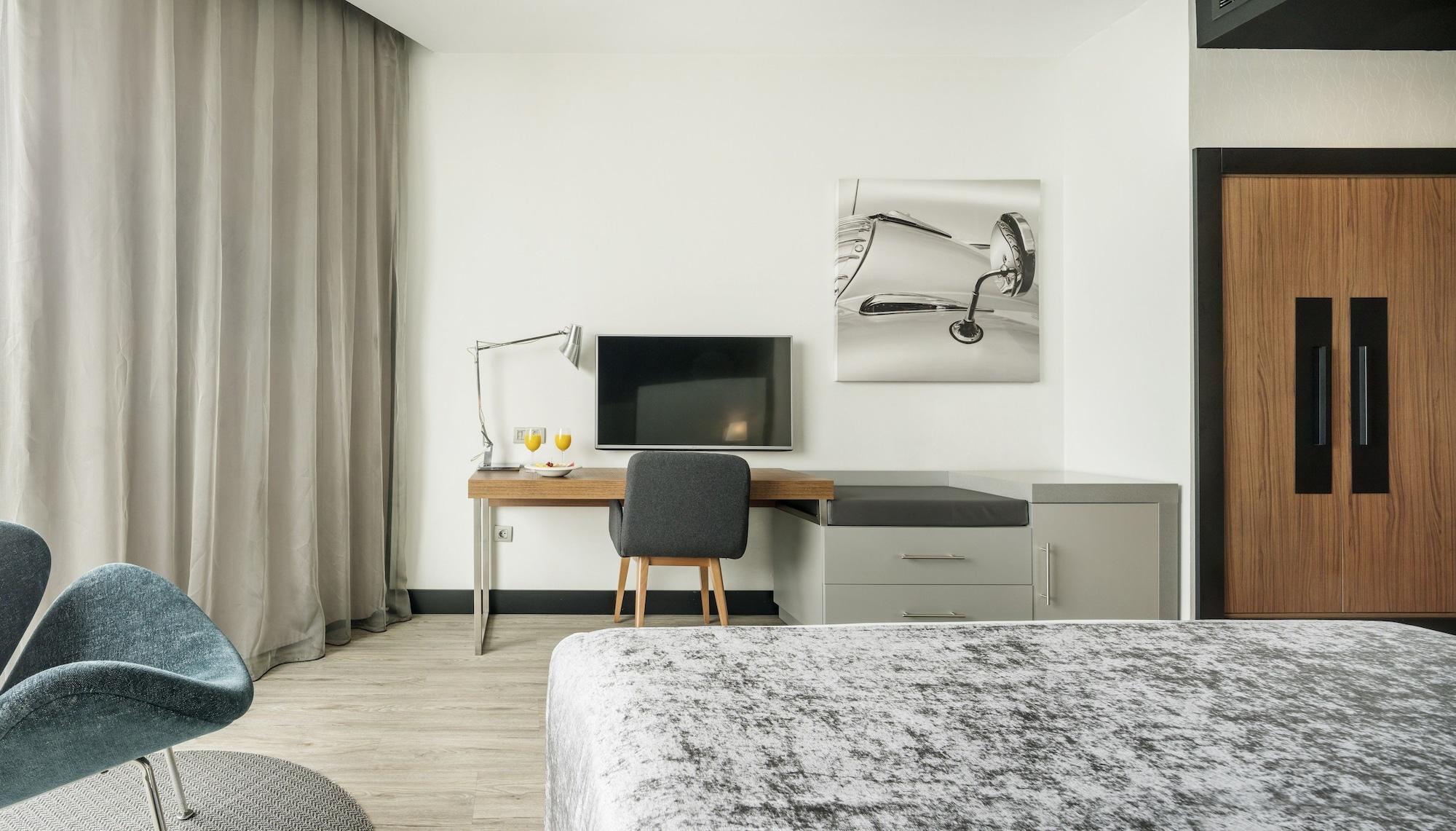 Ilunion Atrium 4*
