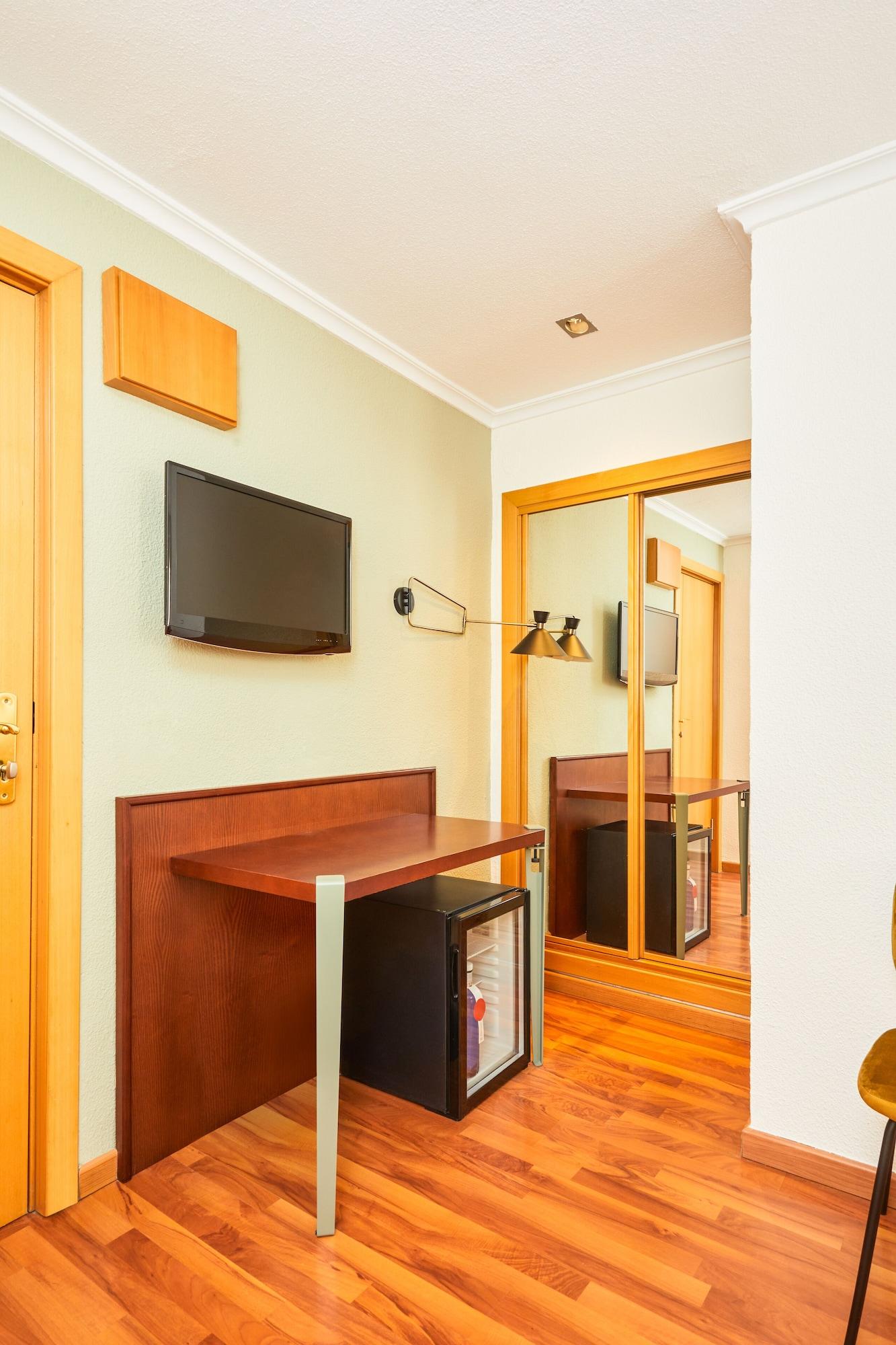 Cason Del Tormes By Happyculture Hotel Madri