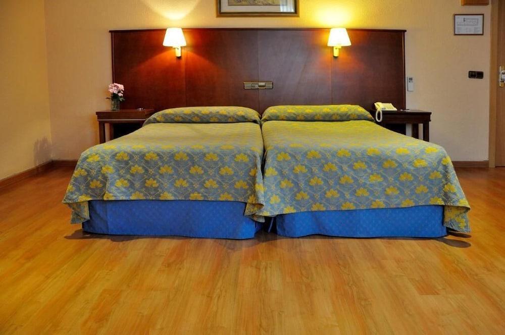 Hotel Cason Del Tormes By Happyculture 3*