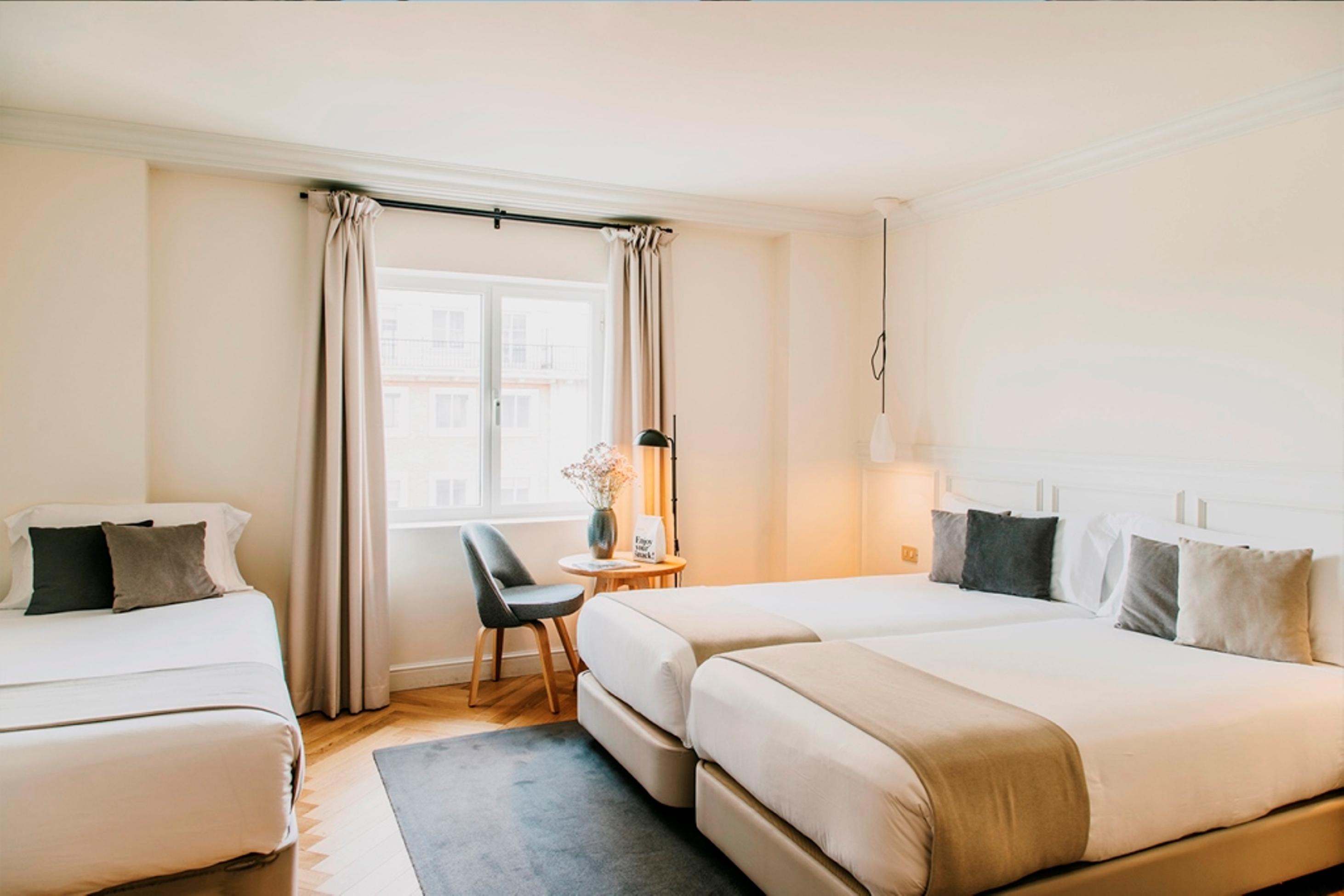 Dear Hotel