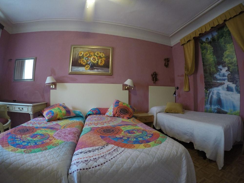 Rc Miguel Angel Hostel *