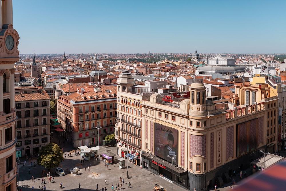 Charlotte-gran Via Albergue Madri
