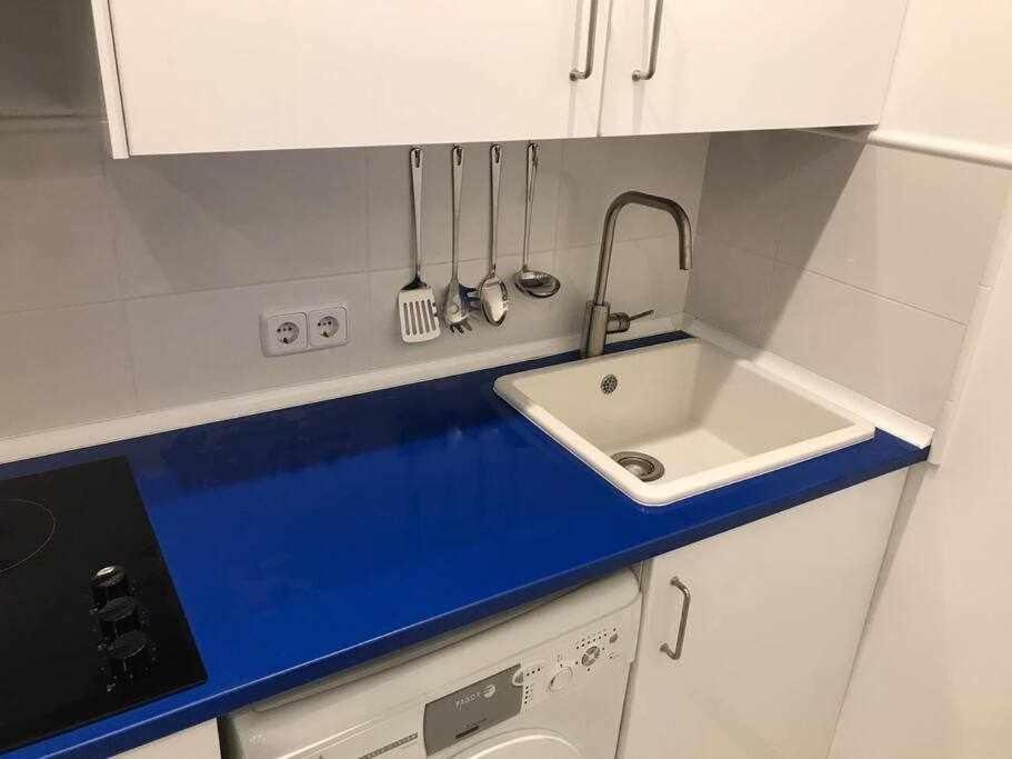 Apartamento Un Genial Estudio En El Barrio Cortes Madri